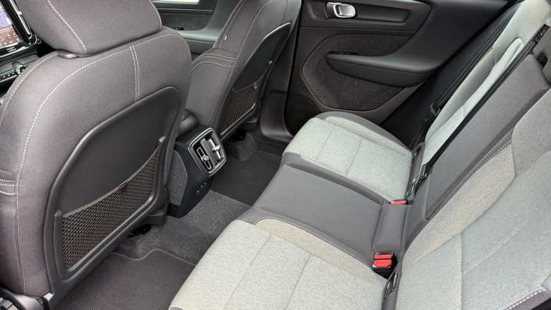 Volvo XC40 2.0 B3P Plus Dark 5dr Auto Petrol Estate